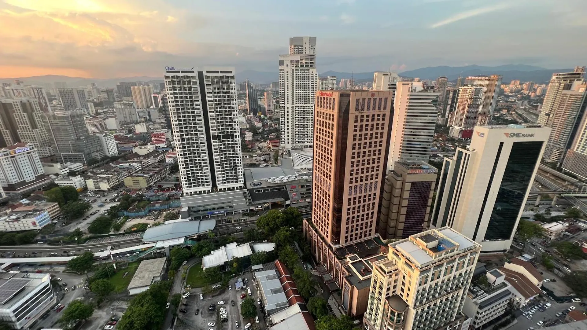 Anggun Kl Mal Daire Kuala Lumpur